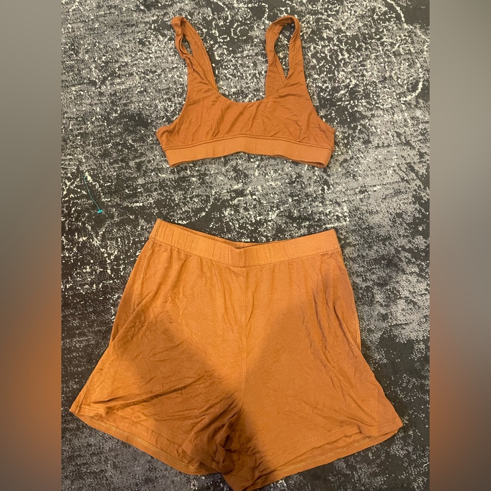 Skims sleep set top is a large and shorts are a medium